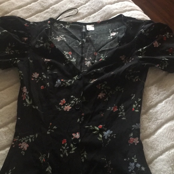 H&M black floral dress - Picture 4 of 4